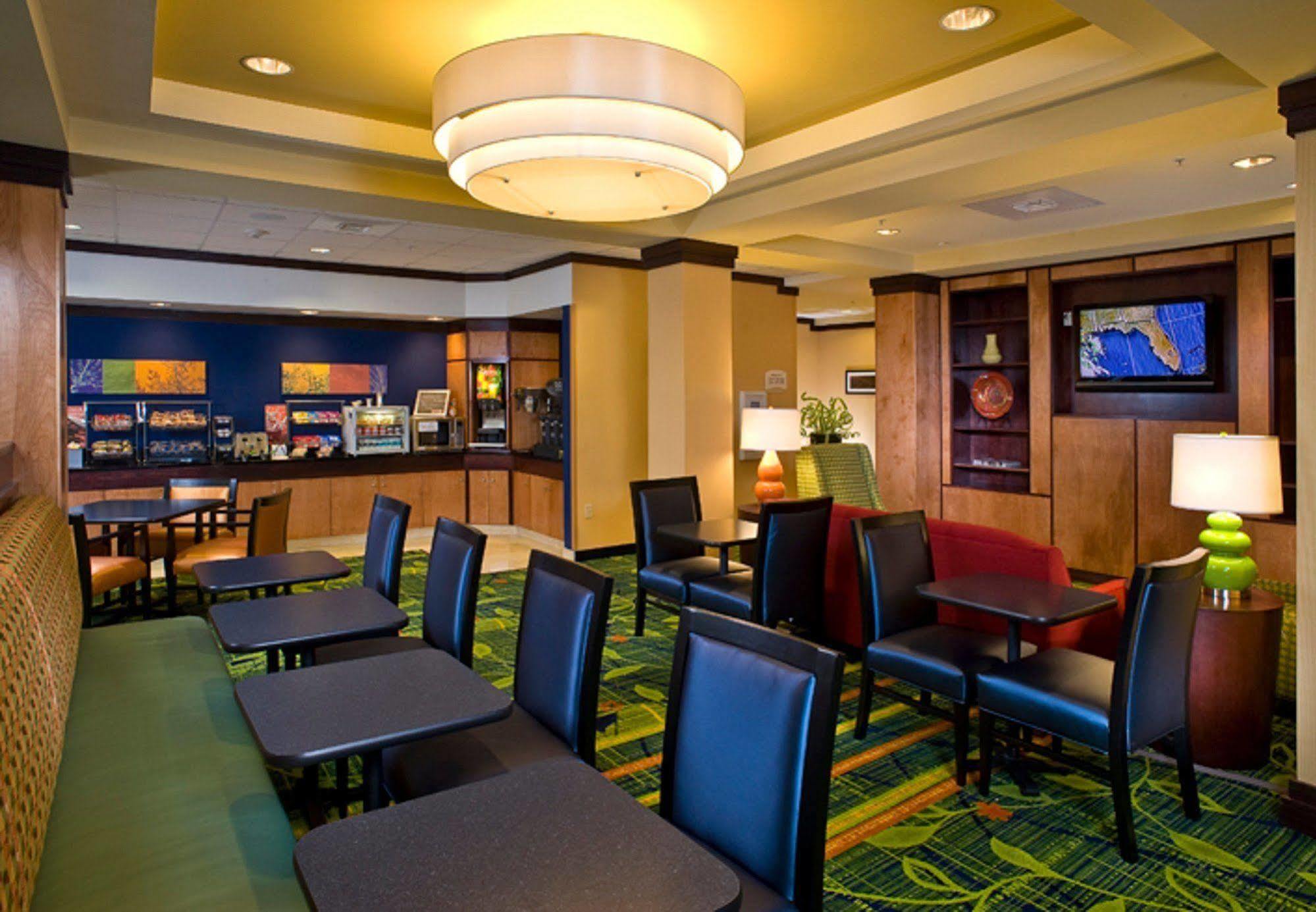 Fairfield & West/chaffee Point Hotel 3*